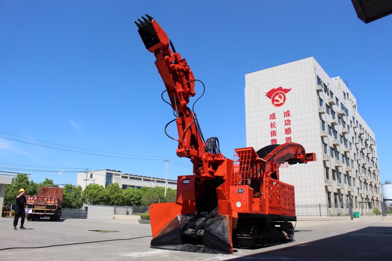 履帶式扒渣機